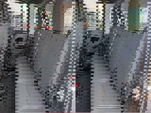 Used 2025 Jeep Wrangler Unlimited Rubicon image 28