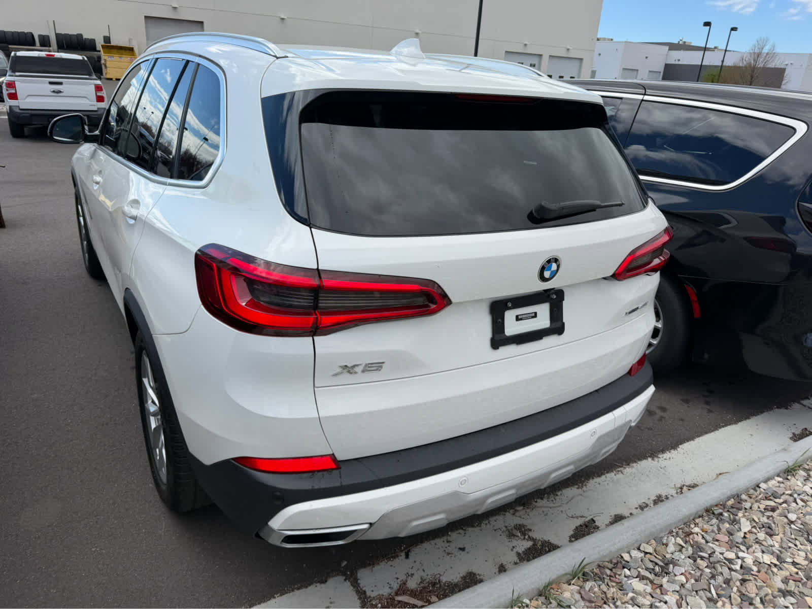 Used 2020 BMW X5 xDrive40i w/ Convenience Package AWD/4WD image 2