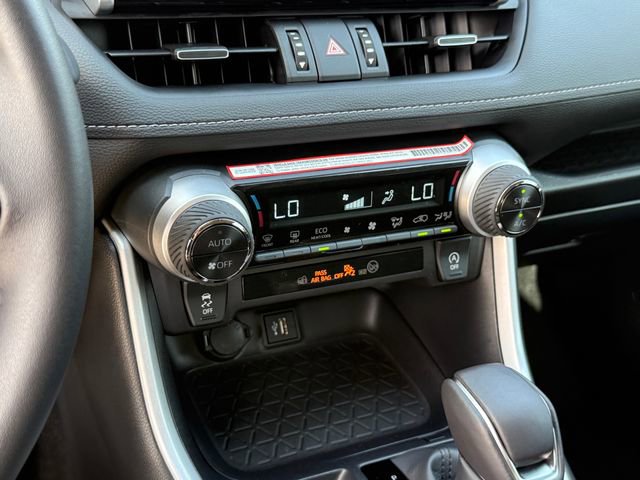 Used 2025 Toyota RAV4 XLE Premium image 22