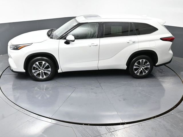 Used 2023 Toyota Highlander XLE FWD image 47