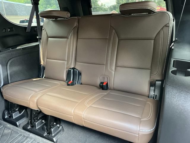 Used 2023 Chevrolet Suburban High Country w/ Advanced Technology Package AWD/4WD image 23