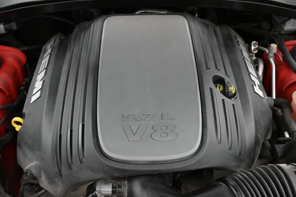 Used 2017 Dodge Charger R/T w/ Premium Group RWD image 26