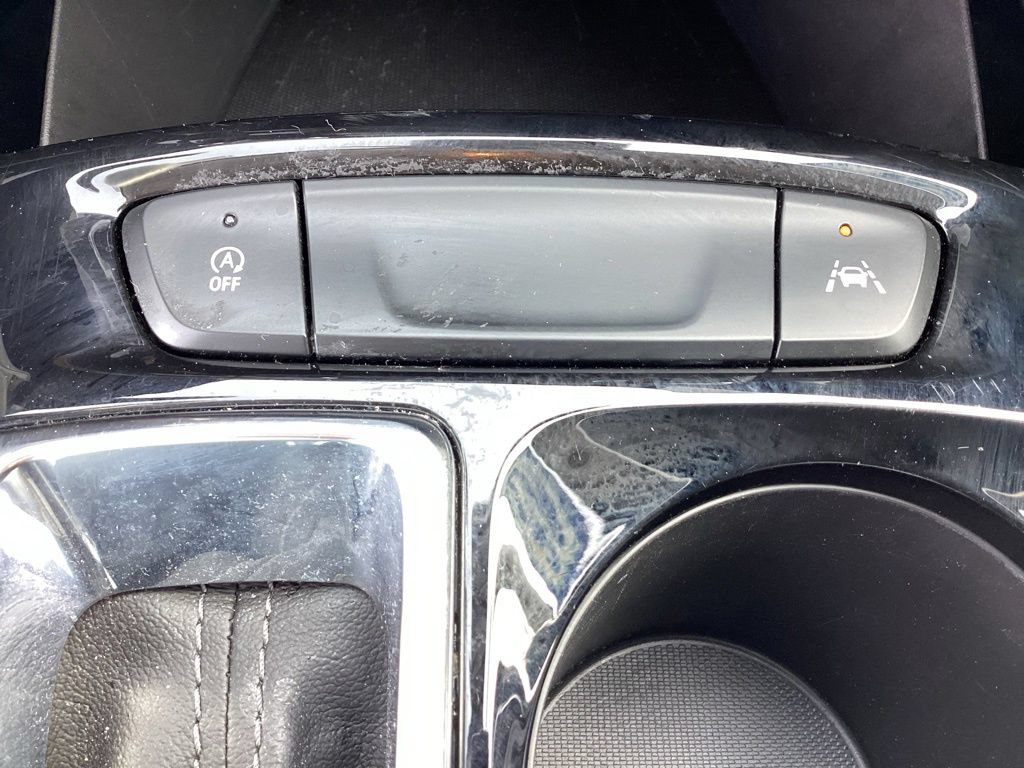 Used 2025 Chevrolet Trax LT w/ LT Convenience Package FWD image 27