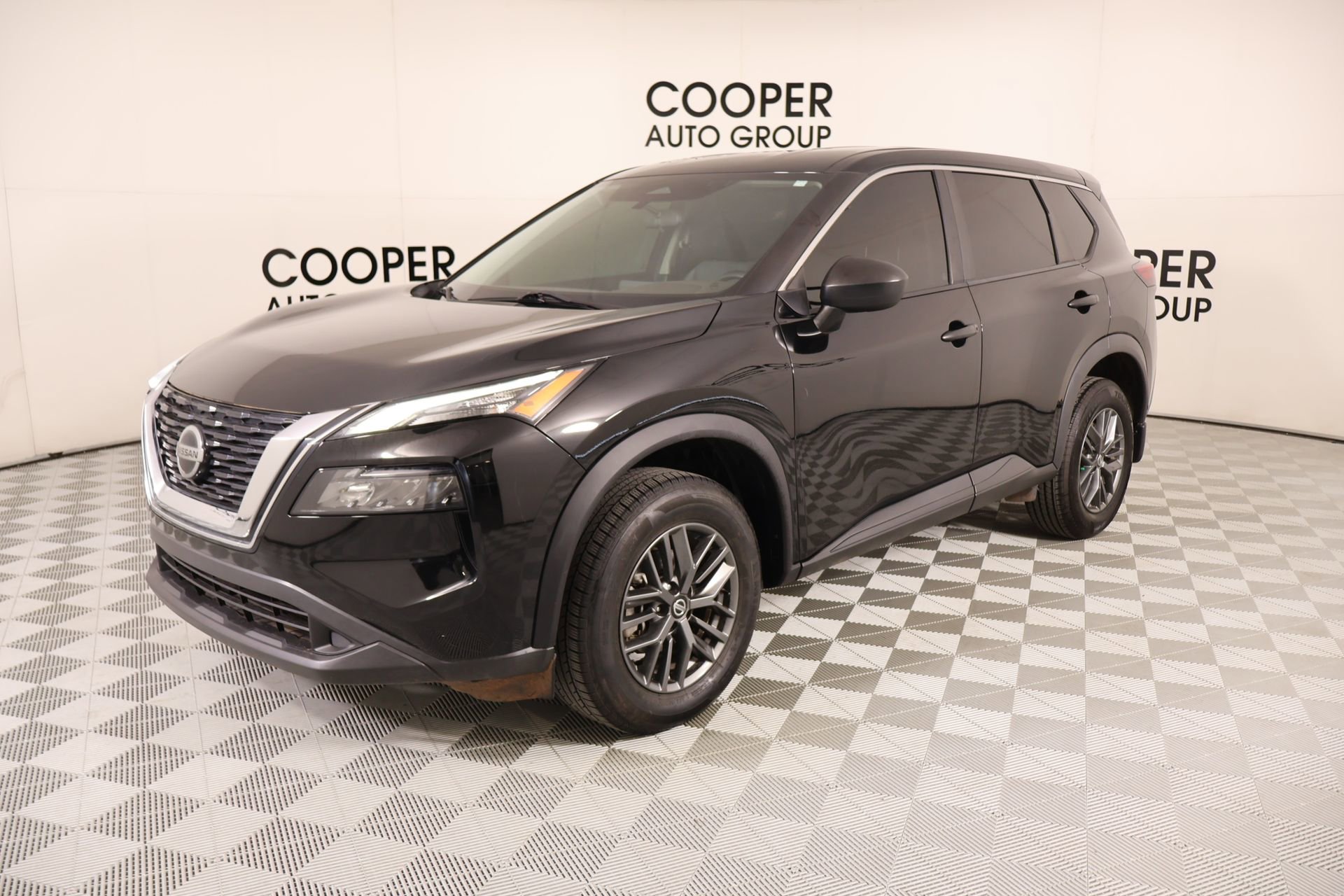 Used 2021 Nissan Rogue S FWD image 9