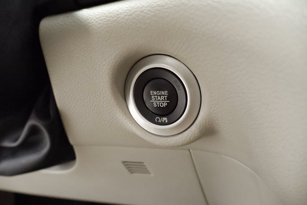 Certified 2023 Chrysler Pacifica Touring-L FWD image 27