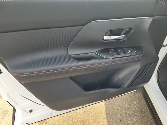 New 2026 Nissan Kicks SR image 8