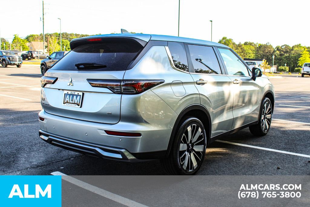 Used 2025 Mitsubishi Outlander SE image 6