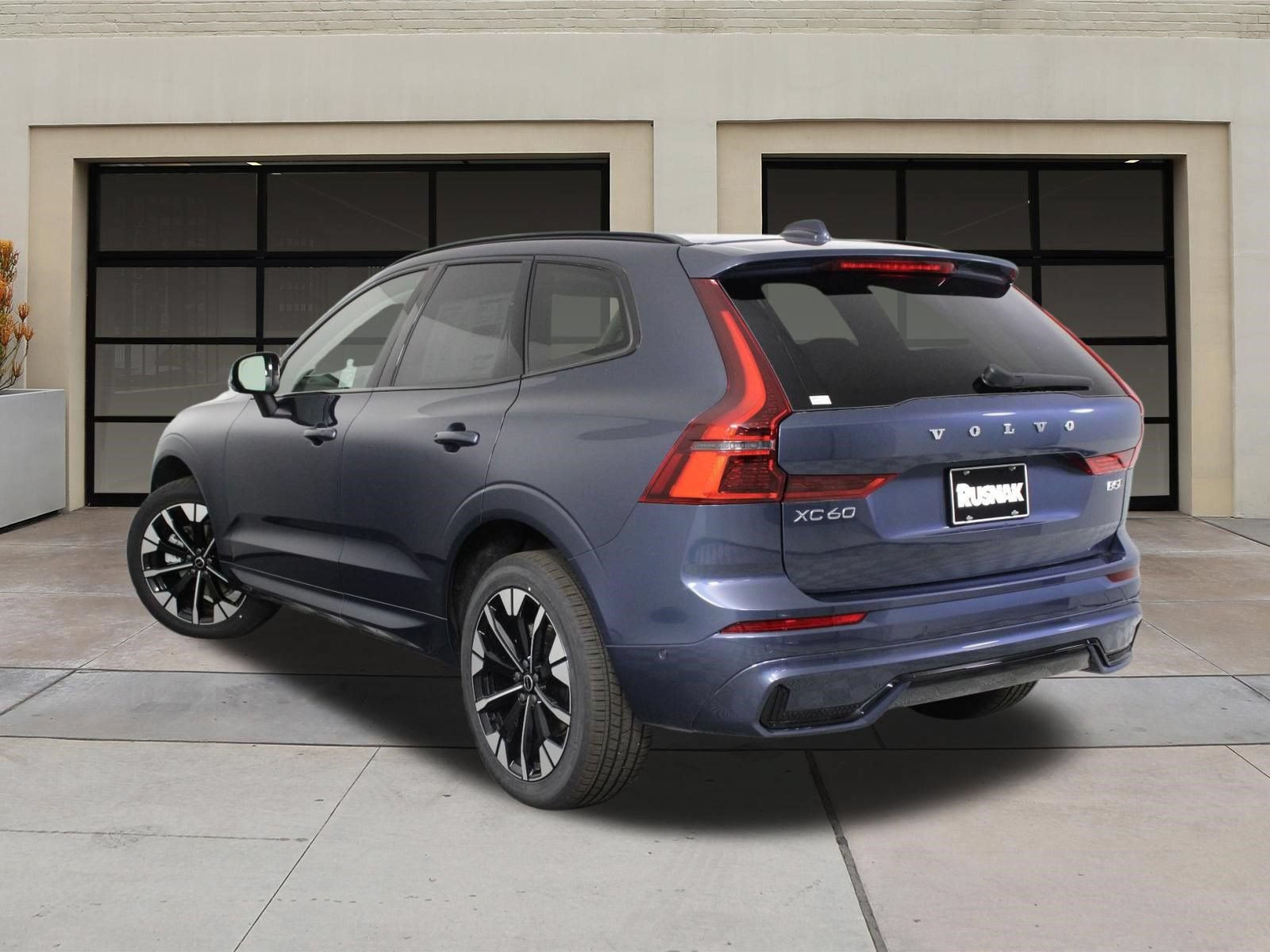 New 2026 Volvo XC60 B5 Plus w/ Climate Package AWD/4WD image 3