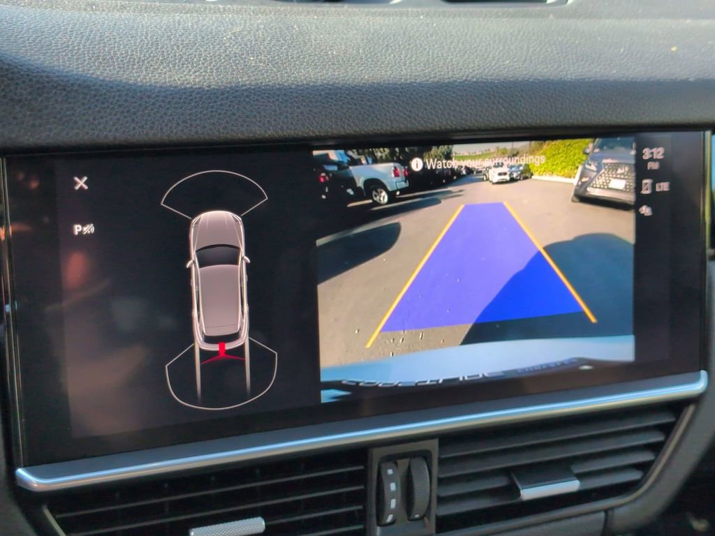 Used 2023 Porsche Cayenne Platinum Edition image 22