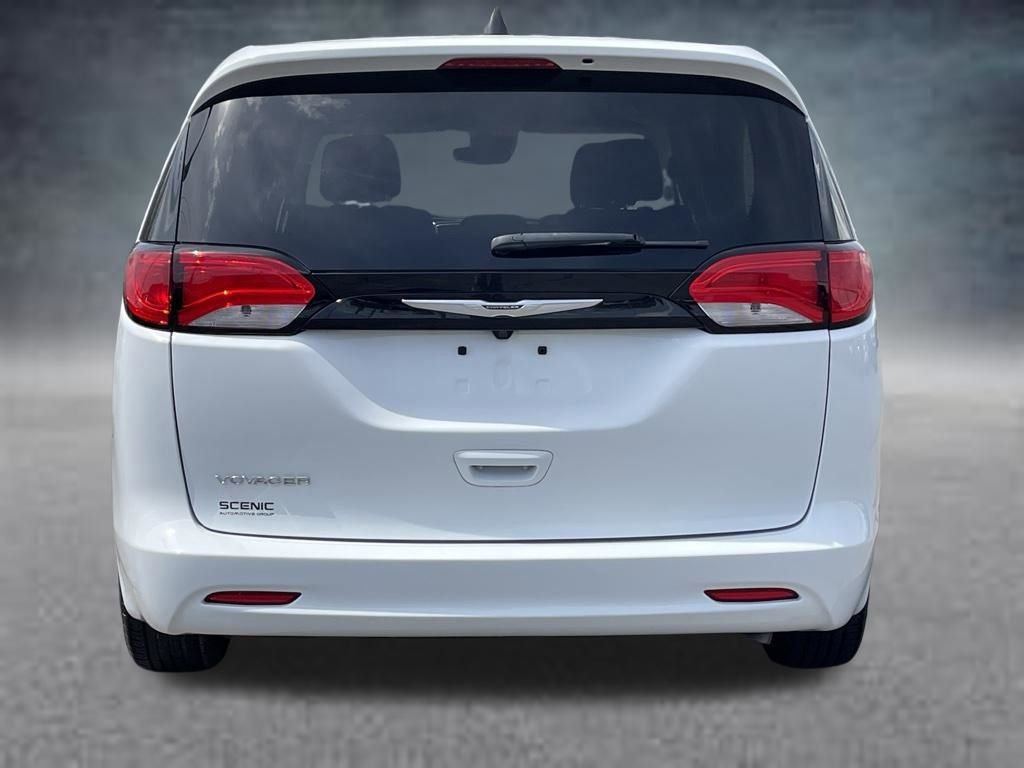 Used 2023 Chrysler Voyager LX image 21