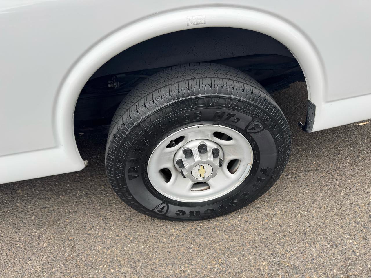 Used 2013 Chevrolet Express 2500 RWD image 35