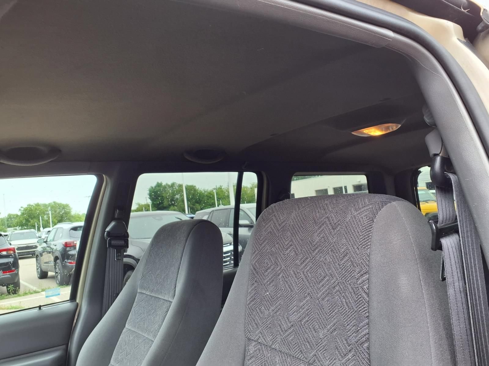 Used 2001 Ford Explorer XLT AWD/4WD image 20
