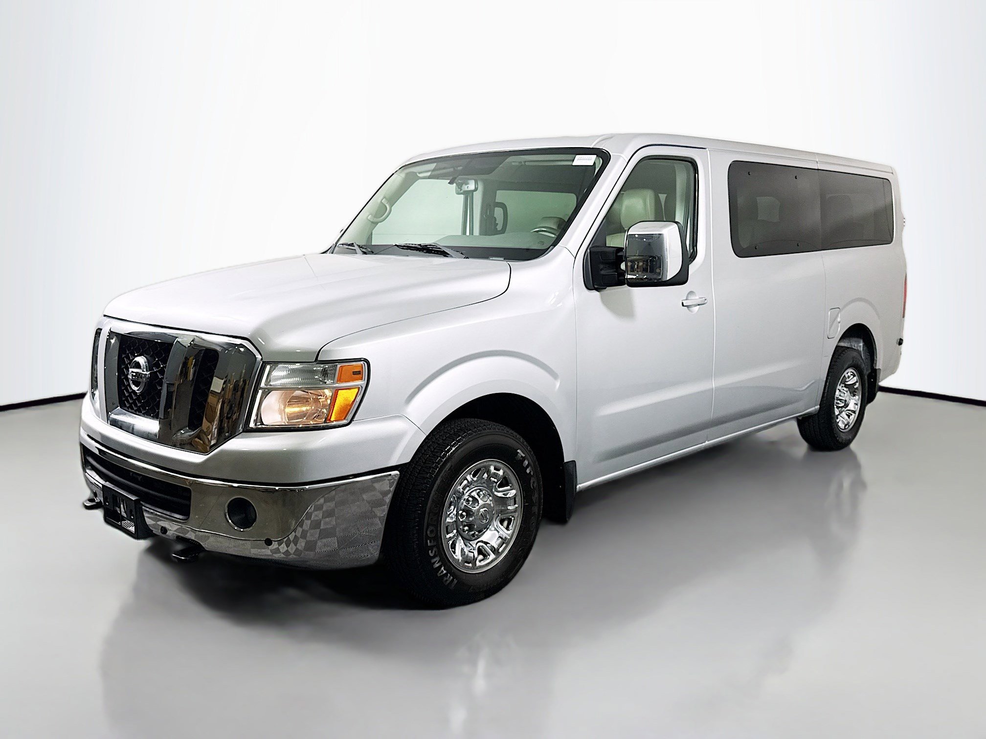 Used 2018 Nissan NV 3500 SL image 4
