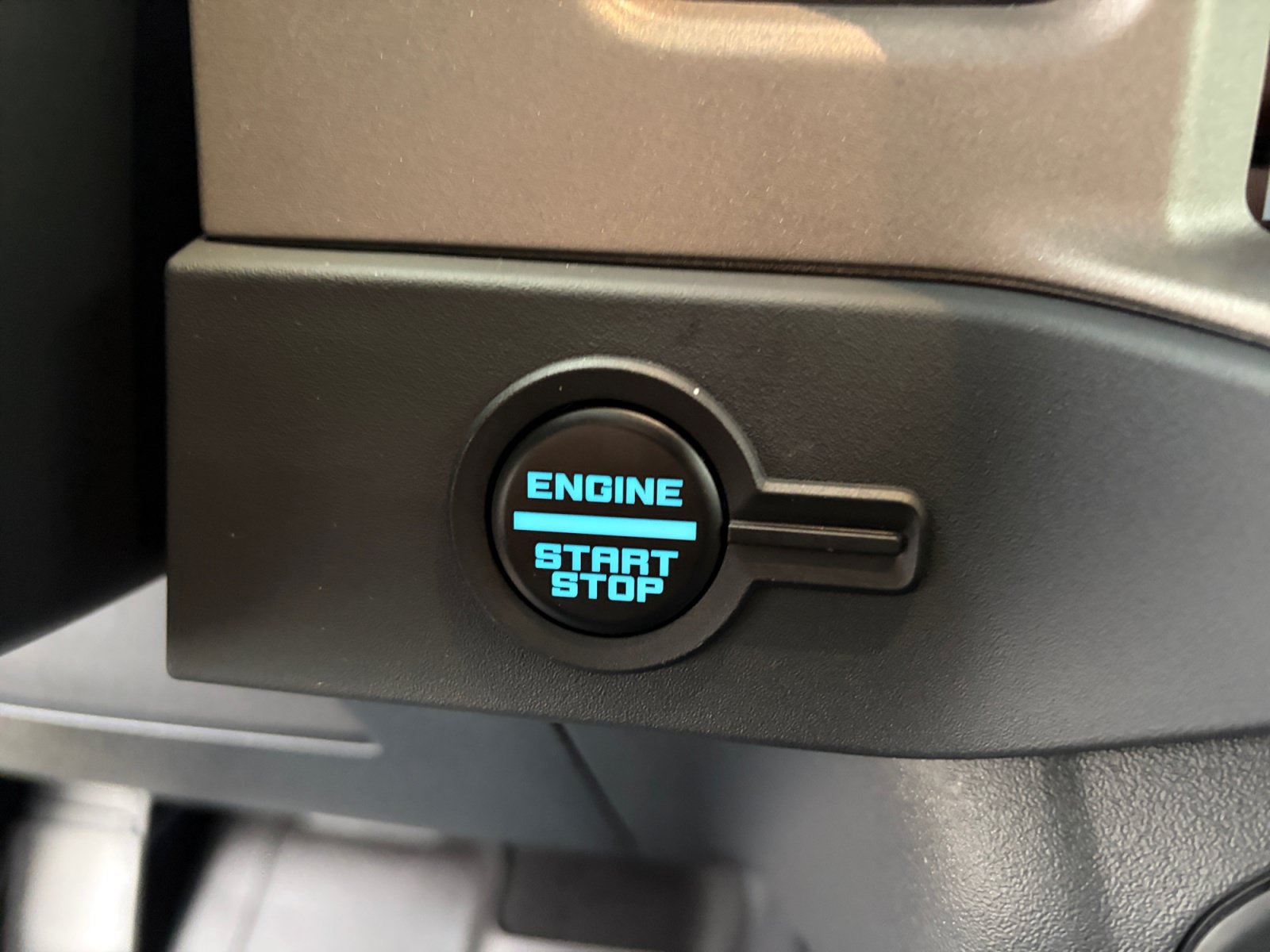 Used 2025 Ford Bronco Outer Banks w/ Sasquatch Package AWD/4WD image 28