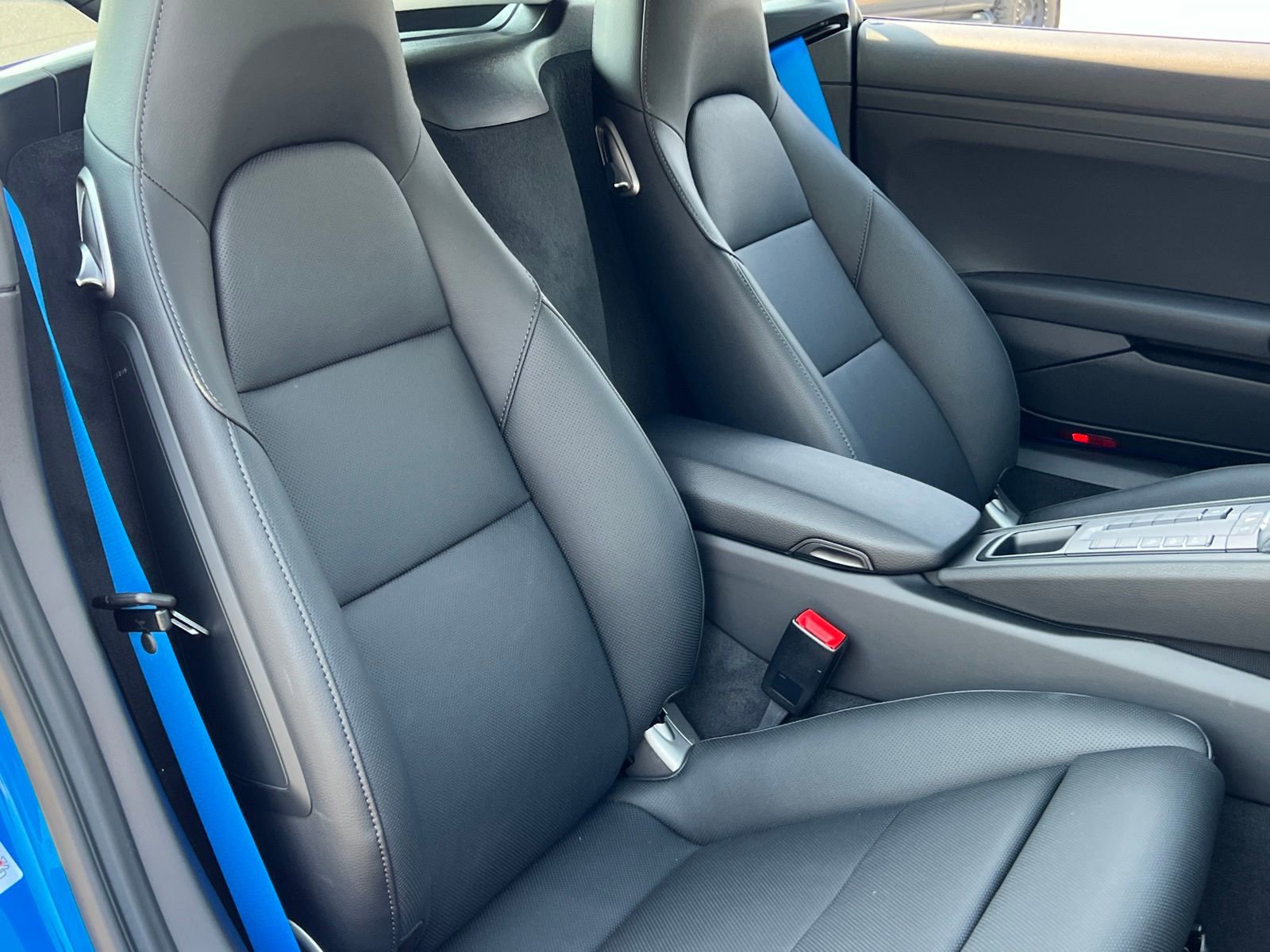 New 2025 Porsche 718 Cayman image 31