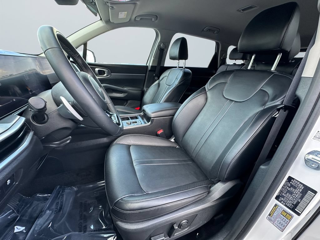 Used 2025 Kia Sorento EX AWD/4WD image 9