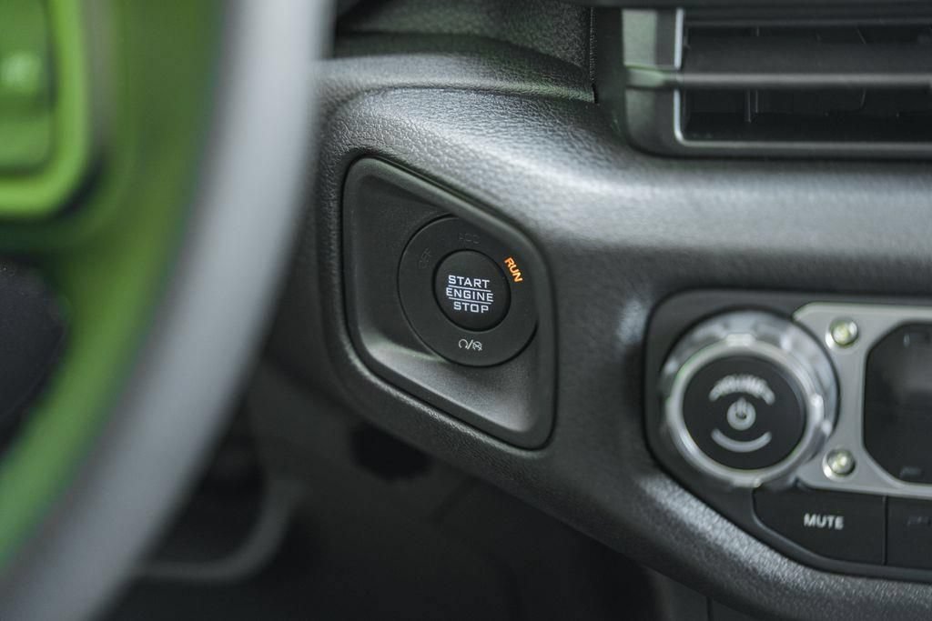 New 2025 Jeep Gladiator Sport AWD/4WD image 26