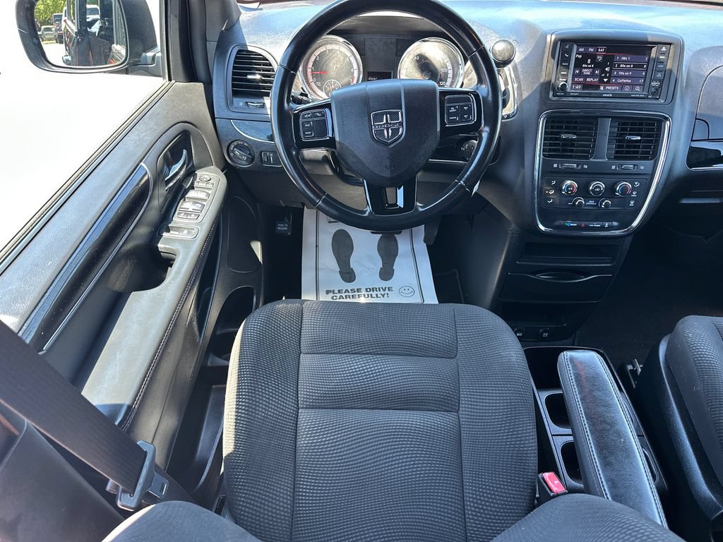 Used 2020 Dodge Grand Caravan SE FWD image 21