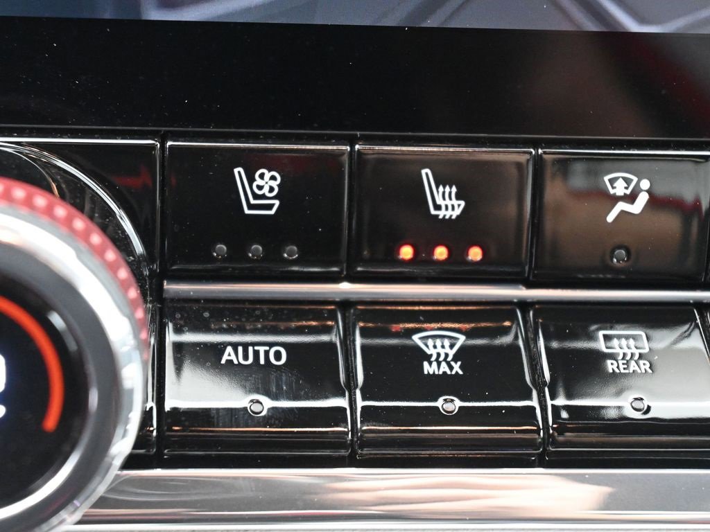 Used 2024 GMC Canyon AT4X image 16