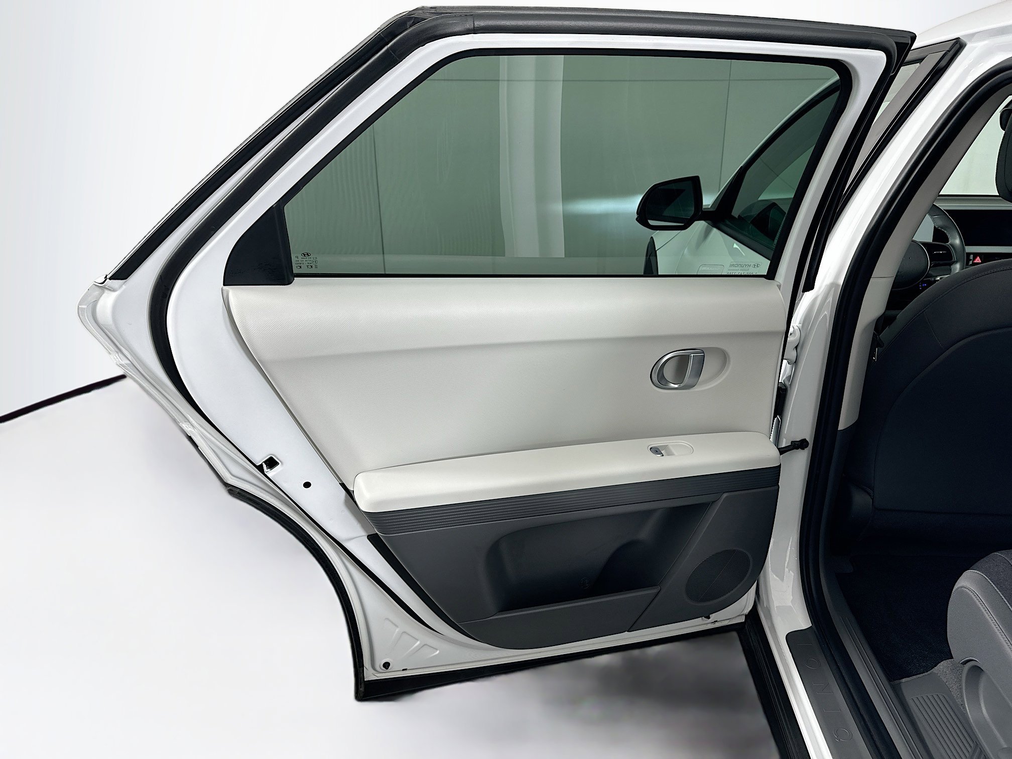 Used 2024 Hyundai Ioniq 5 SEL image 26