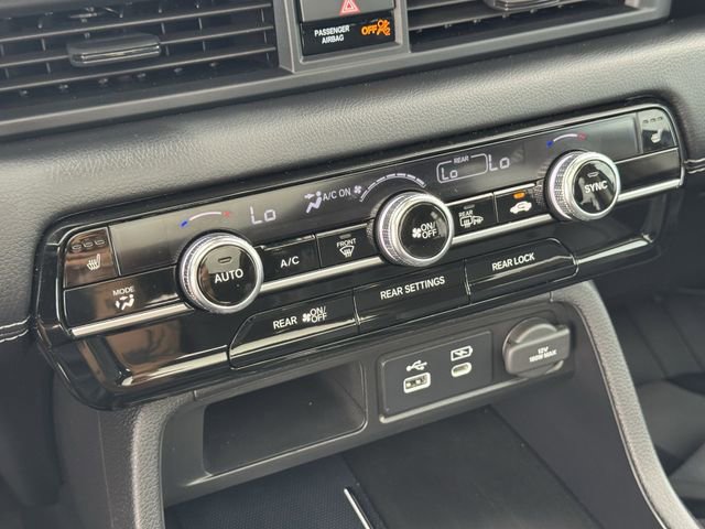Used 2025 Honda Pilot Touring image 19