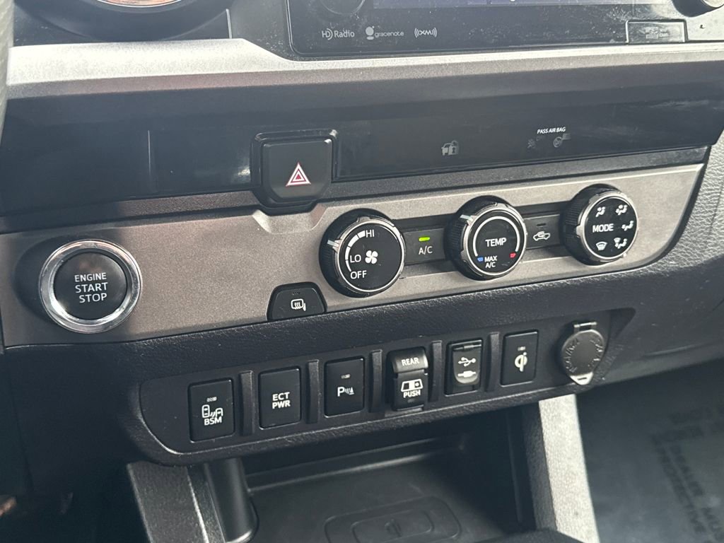 Used 2018 Toyota Tacoma TRD Sport w/ Technology Package image 24