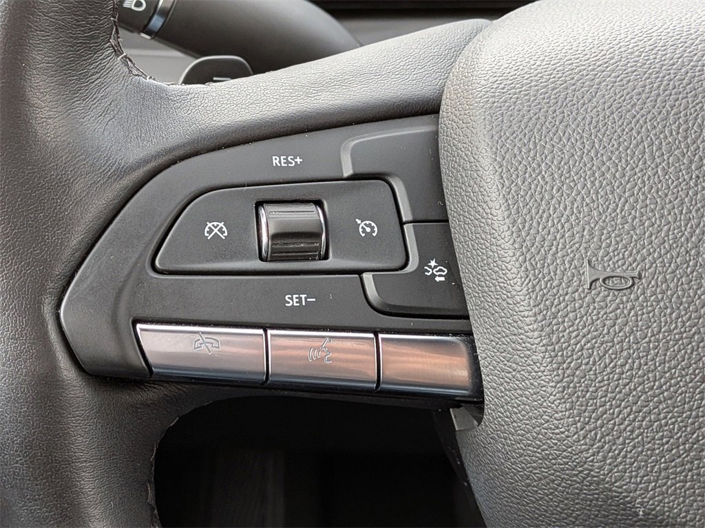 Certified 2025 Cadillac XT4 Premium Luxury image 28