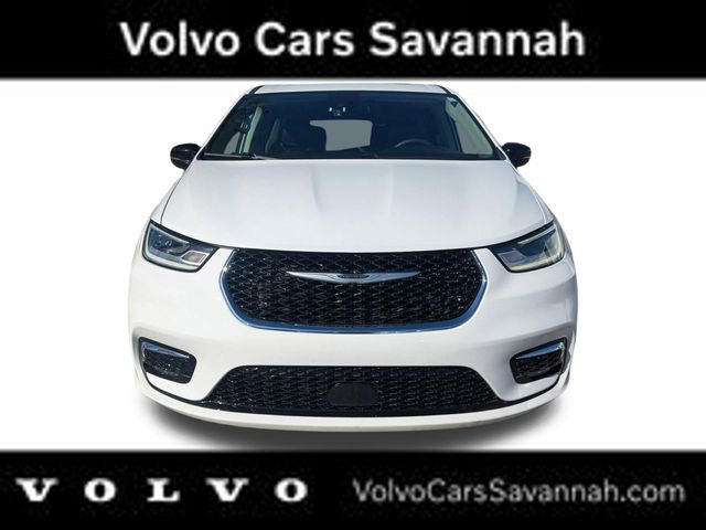 Used 2024 Chrysler Pacifica Limited image 13