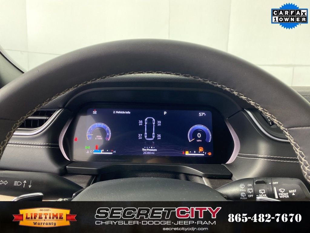 Used 2023 Jeep Grand Cherokee L Limited w/ Luxury Tech Group II image 17