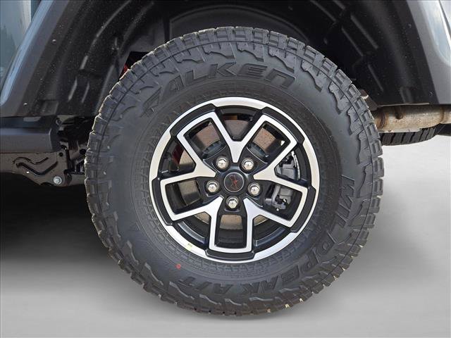 New 2026 Jeep Gladiator Rubicon w/ Steel Power Dome Hood Package AWD/4WD image 10