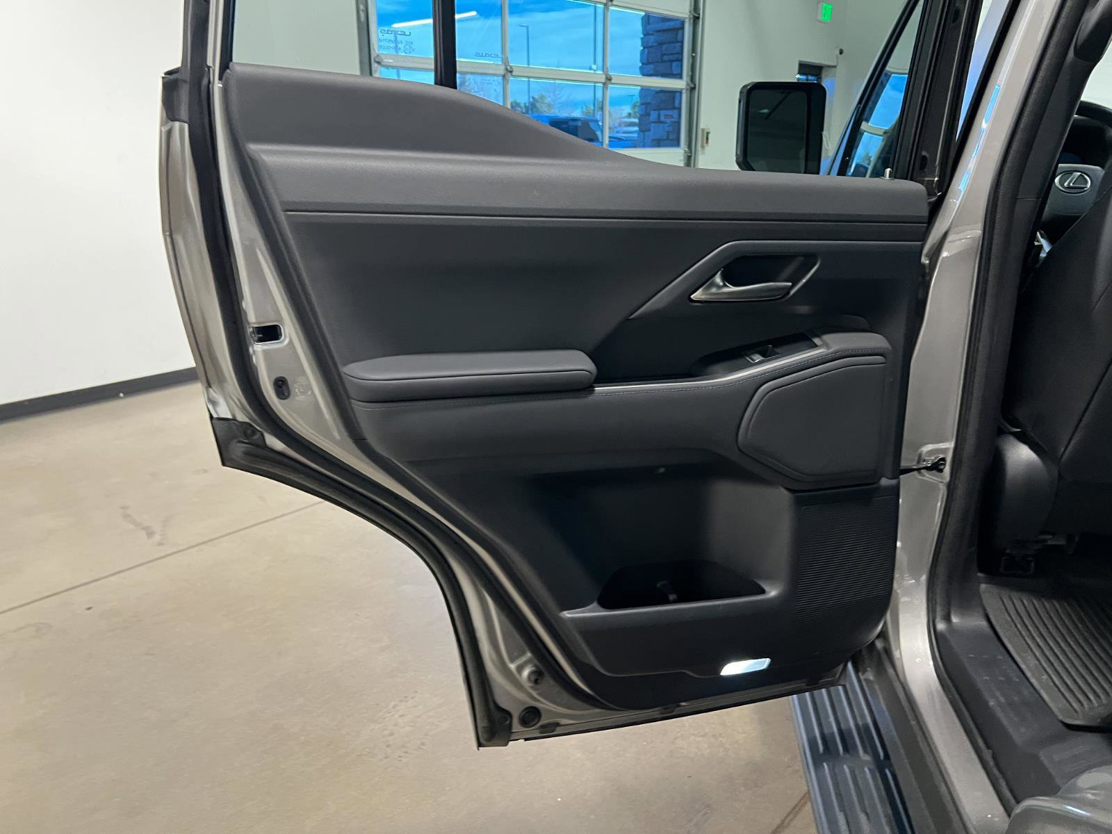 Used 2024 Lexus GX 550 w/ Accessory Package (31) image 31