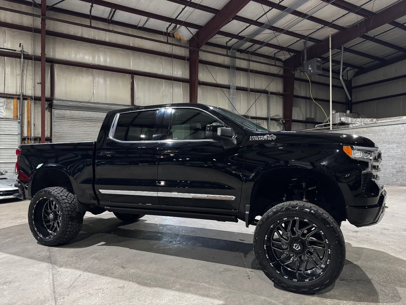 Used 2022 Chevrolet Silverado 1500 High Country image 2