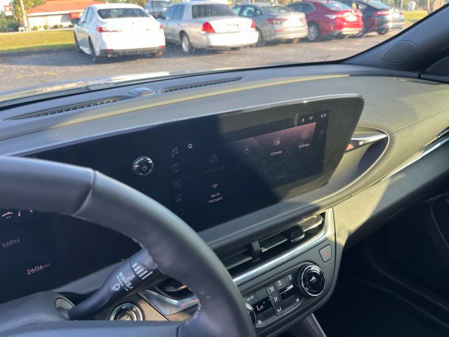 Used 2025 Buick Envista Preferred w/ Convenience I Package FWD image 21