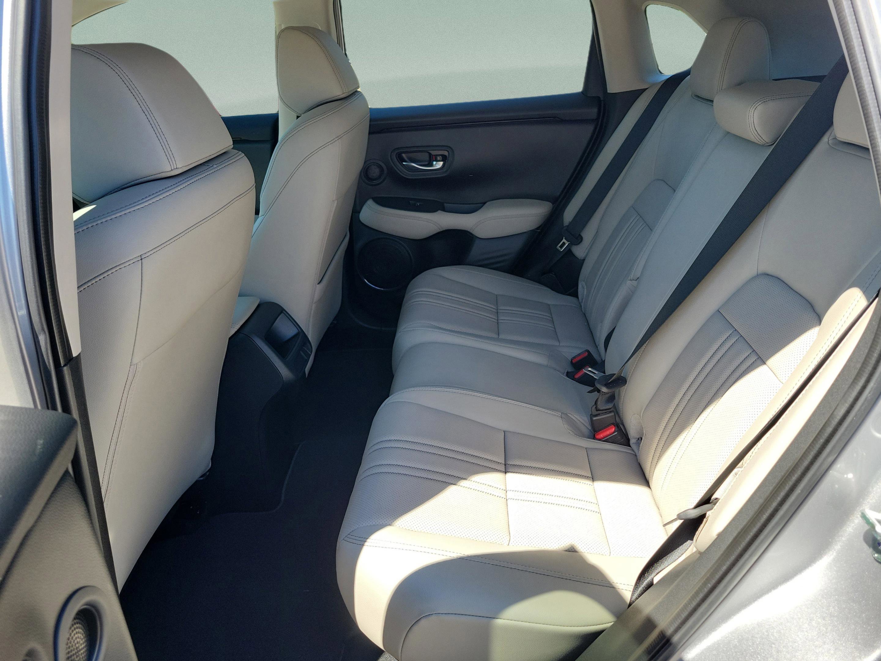 Used 2026 Honda HR-V EX-L image 9