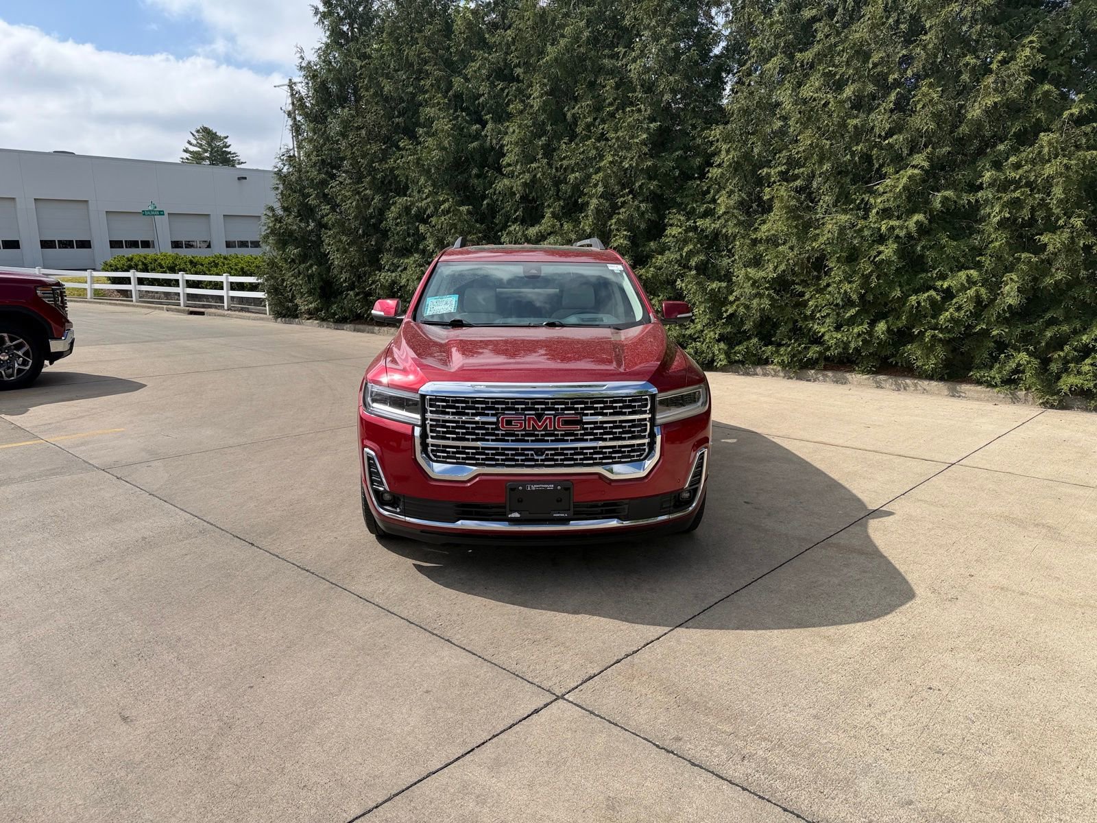 Used 2023 GMC Acadia Denali w/ Denali Ultimate Package AWD/4WD image 6