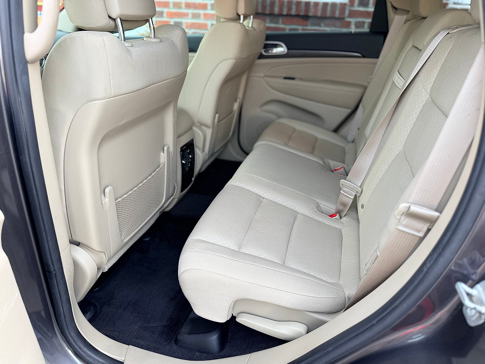Used 2018 Jeep Grand Cherokee Laredo AWD/4WD image 31