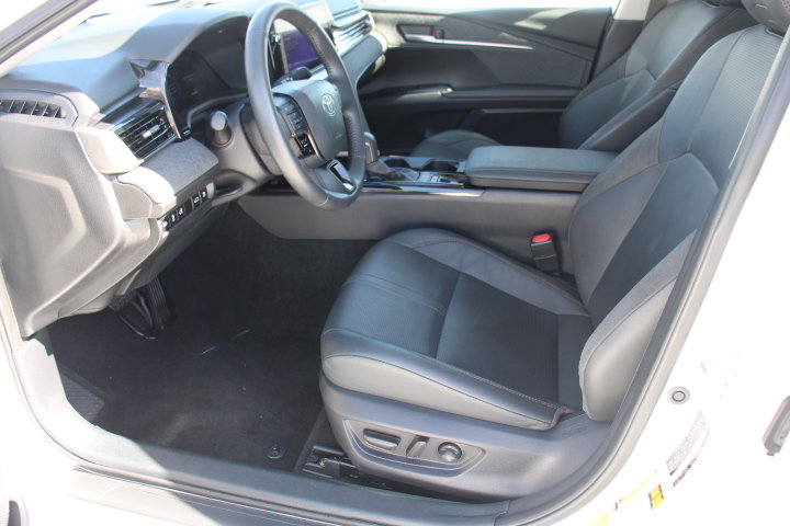 Certified 2025 Toyota Camry XLE w/ Premium Package FWD image 11
