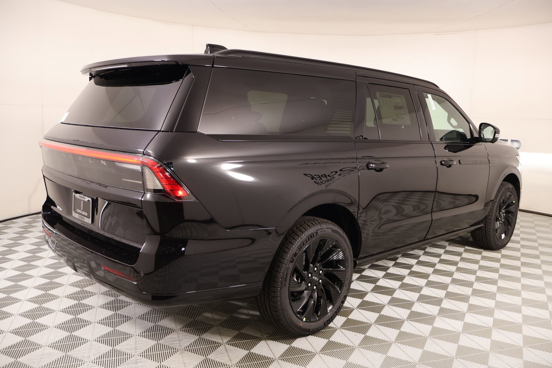 New 2026 Lincoln Navigator L Reserve AWD/4WD image 22