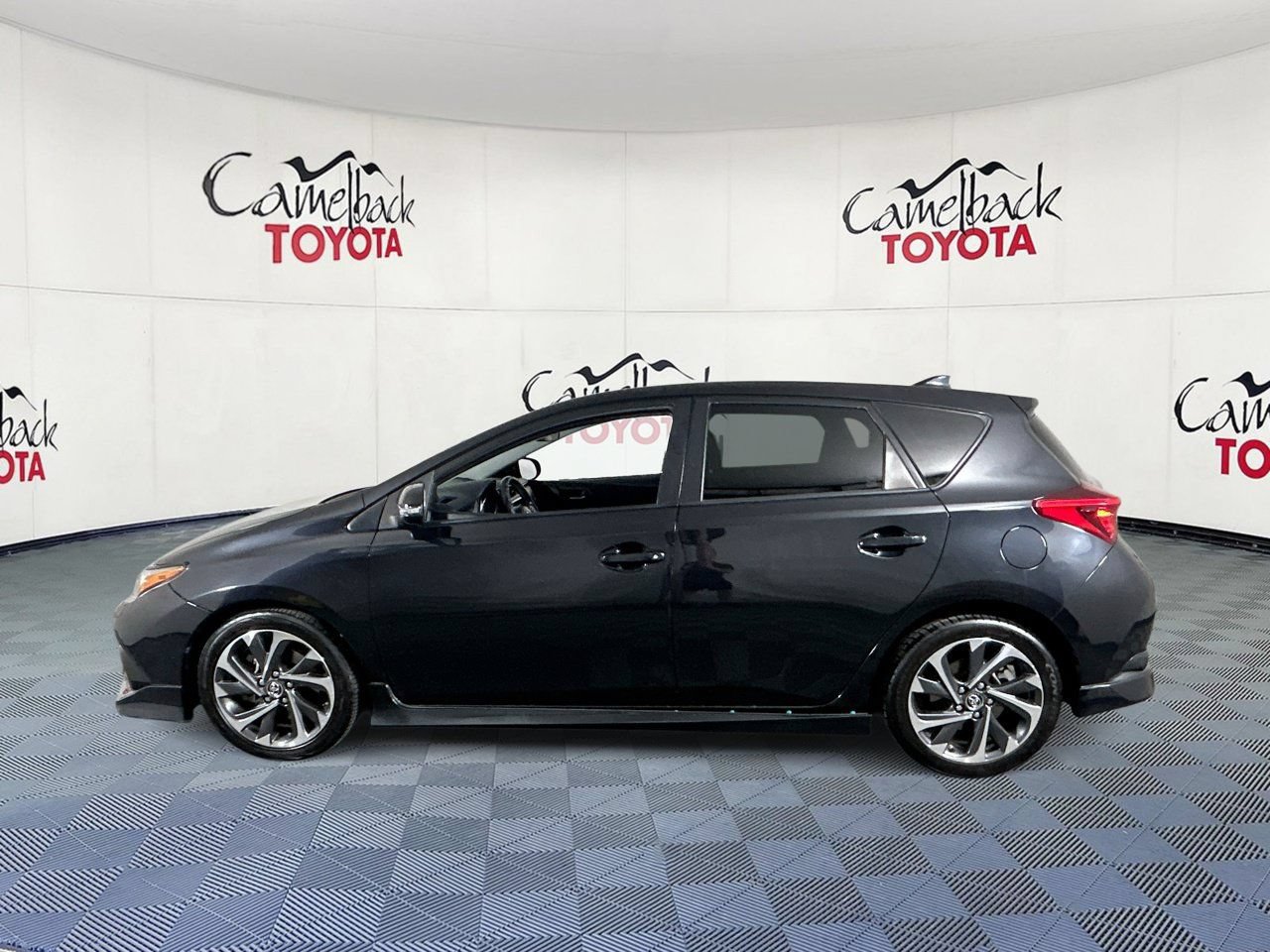 Used 2017 Toyota Corolla iM FWD image 5