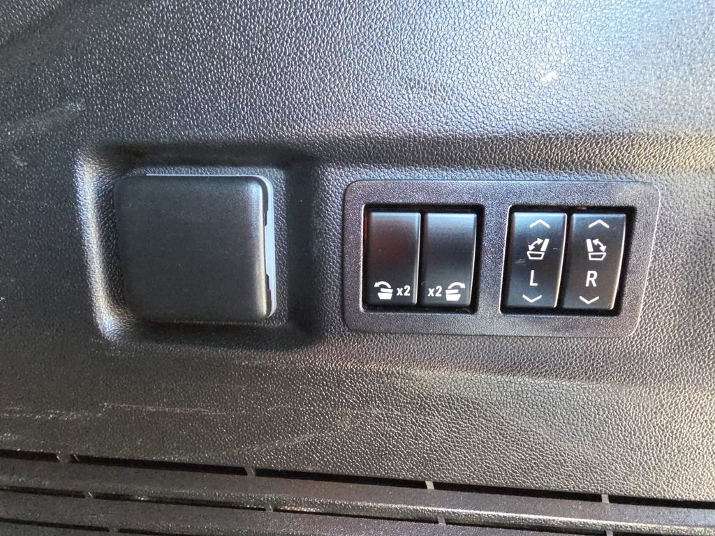 Used 2023 Chevrolet Tahoe Premier image 34