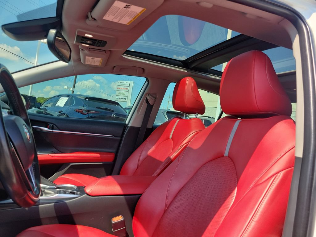 Used 2020 Toyota Camry XSE FWD image 32