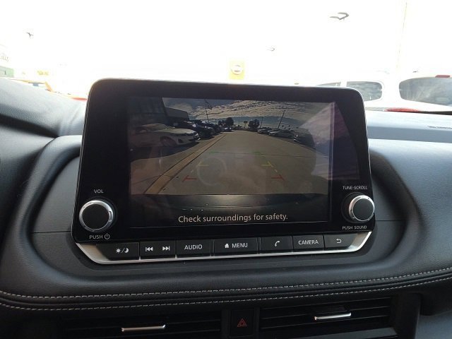 Used 2025 Nissan Rogue SV image 18