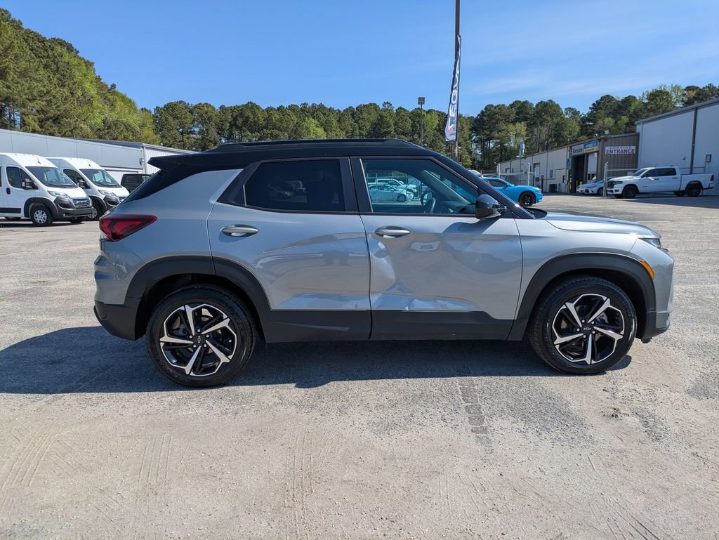 Used 2023 Chevrolet TrailBlazer RS w/ Convenience Package image 2