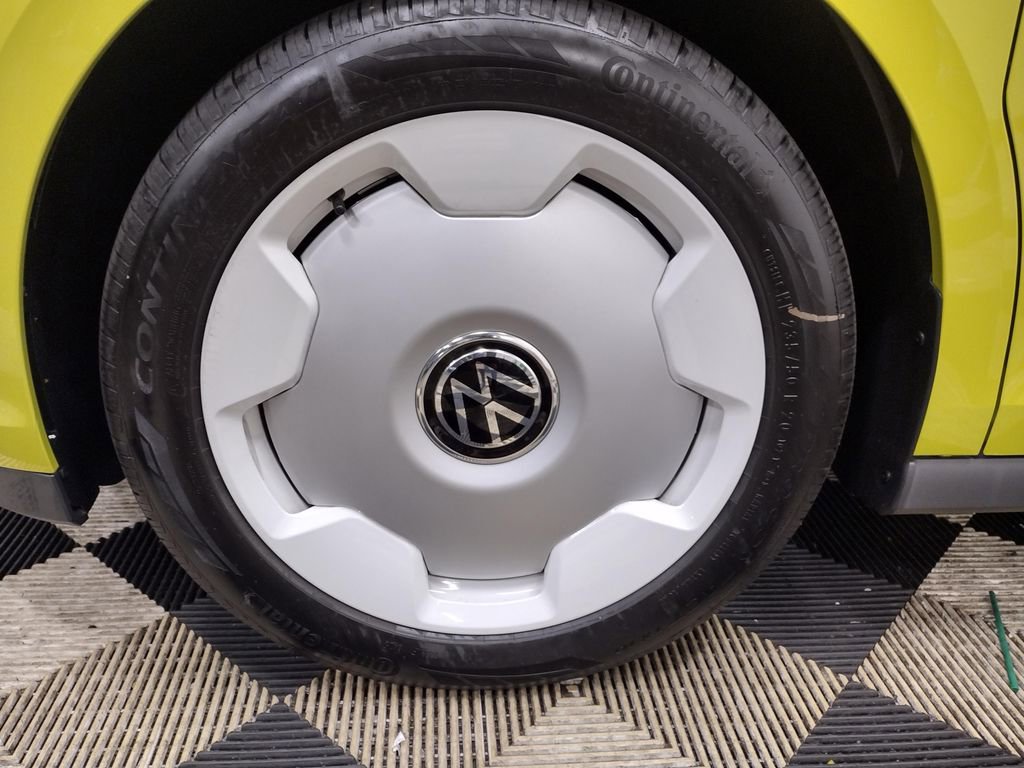 New 2025 Volkswagen ID. Buzz 1st Edition image 6