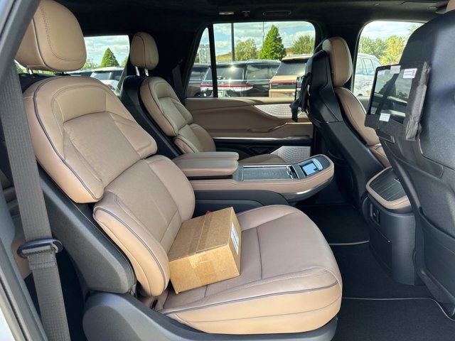 New 2025 Lincoln Navigator L Black Label image 22