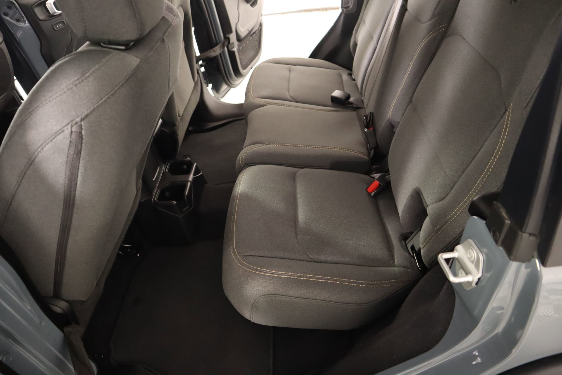 Used 2025 Jeep Wrangler Sport S image 12