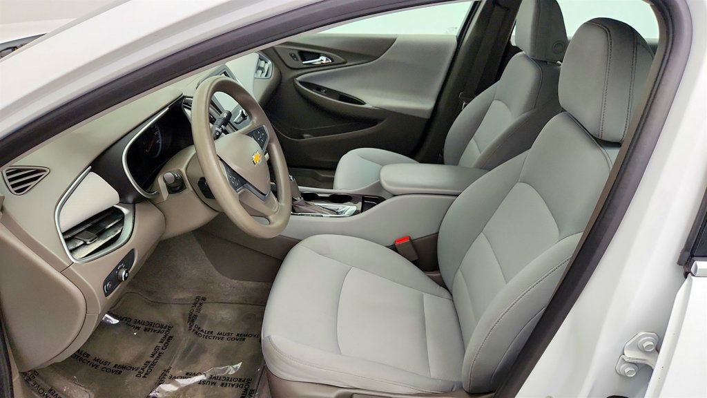 Used 2018 Chevrolet Malibu LS FWD image 18