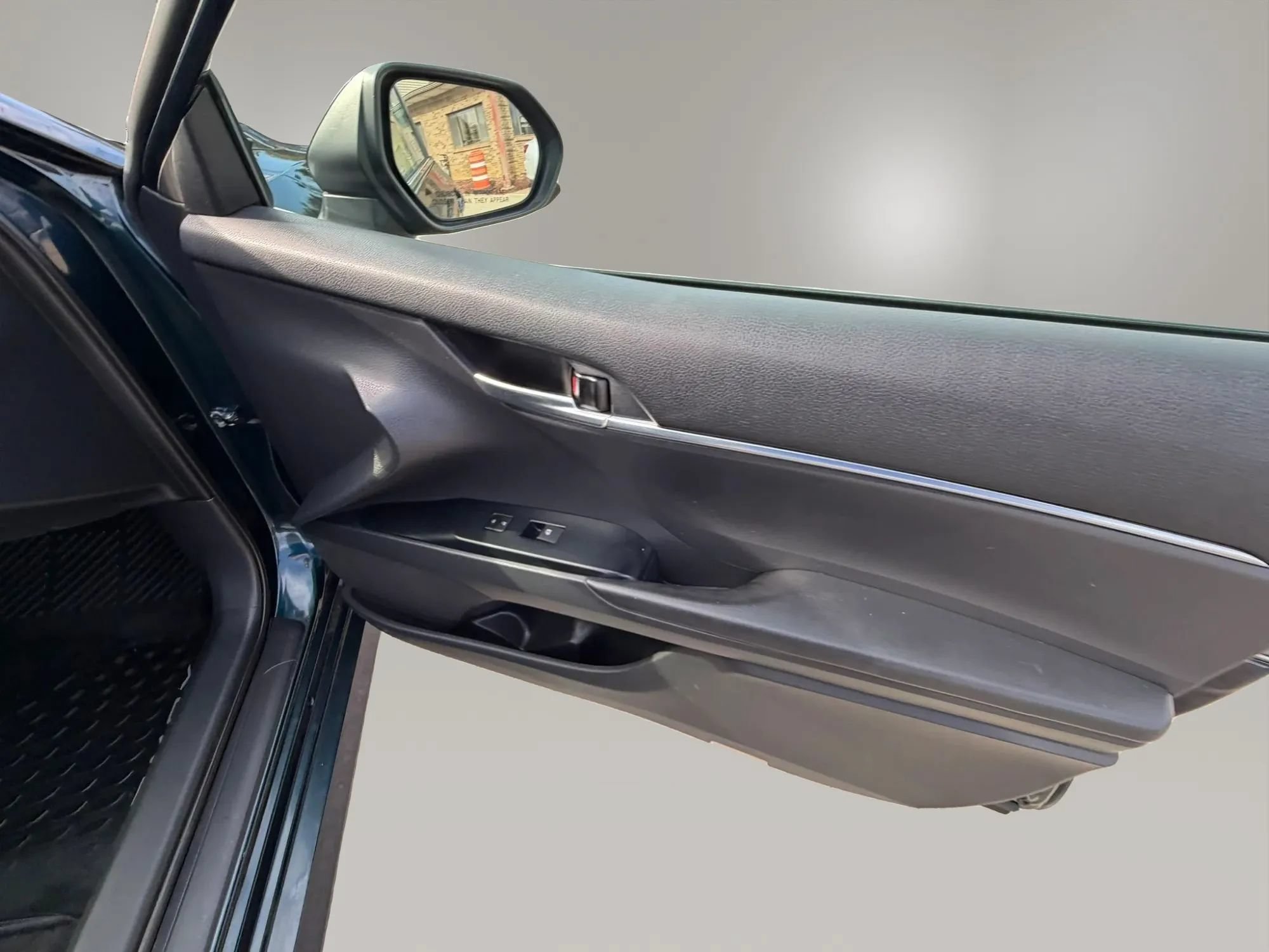 Used 2019 Toyota Camry LE FWD image 14