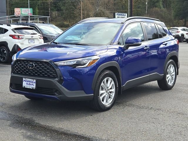 Used 2024 Toyota Corolla Cross LE w/ Moonroof Package image 5