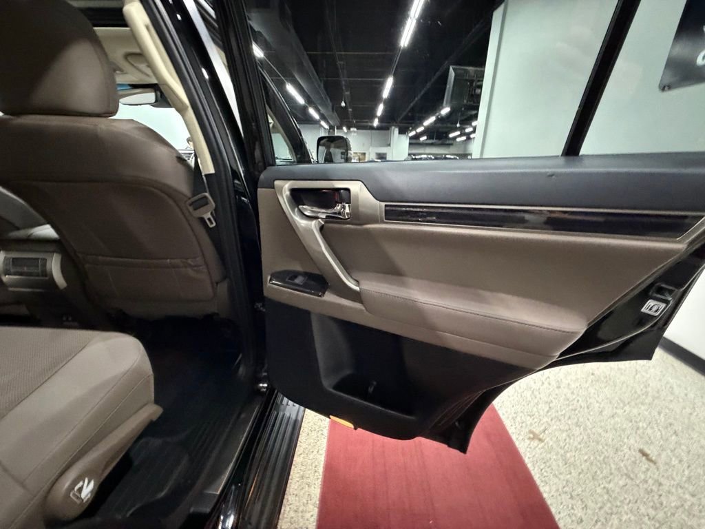 Used 2020 Lexus GX 460 Premium AWD/4WD image 29